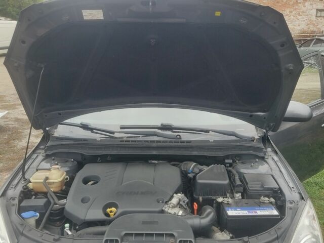 Серый Хендай i30, объемом двигателя 1.6 л и пробегом 267 тыс. км за 6800 $, фото 7 на Automoto.ua