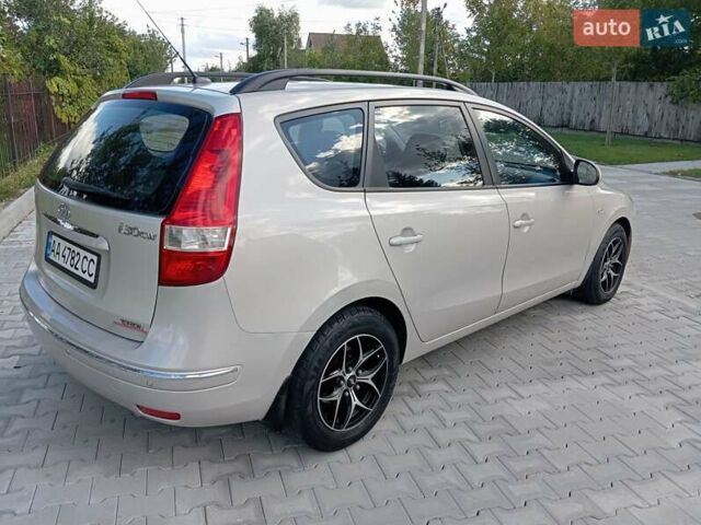 Сірий Хендай i30, об'ємом двигуна 1.6 л та пробігом 250 тис. км за 6700 $, фото 1 на Automoto.ua