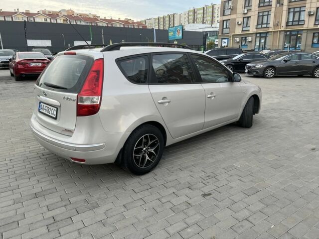 Сірий Хендай i30, об'ємом двигуна 1.6 л та пробігом 230 тис. км за 6700 $, фото 1 на Automoto.ua