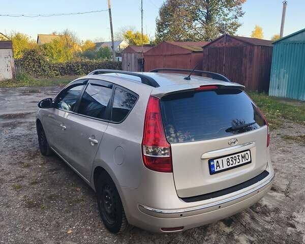 Серый Хендай i30, объемом двигателя 1.58 л и пробегом 270 тыс. км за 5000 $, фото 7 на Automoto.ua