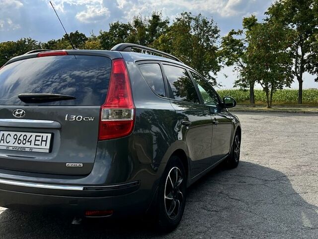 Серый Хендай i30, объемом двигателя 1.6 л и пробегом 236 тыс. км за 4700 $, фото 2 на Automoto.ua