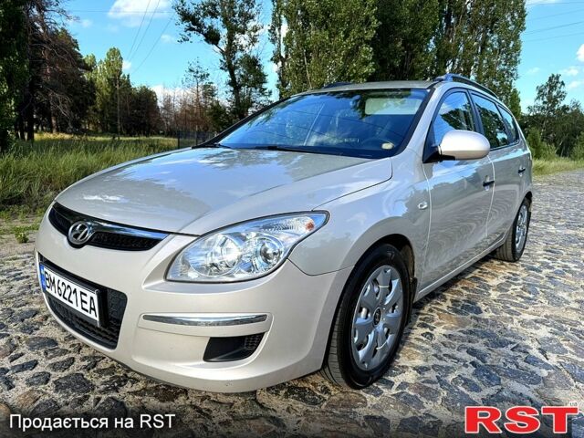 Серый Хендай i30, объемом двигателя 1.6 л и пробегом 240 тыс. км за 5500 $, фото 1 на Automoto.ua