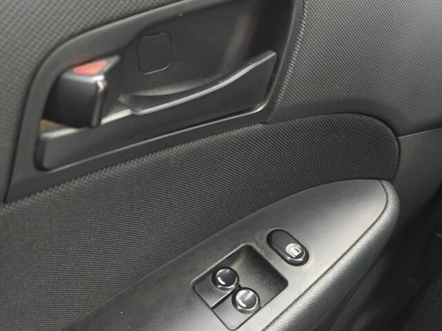 Серый Хендай i30, объемом двигателя 1.6 л и пробегом 248 тыс. км за 5350 $, фото 12 на Automoto.ua