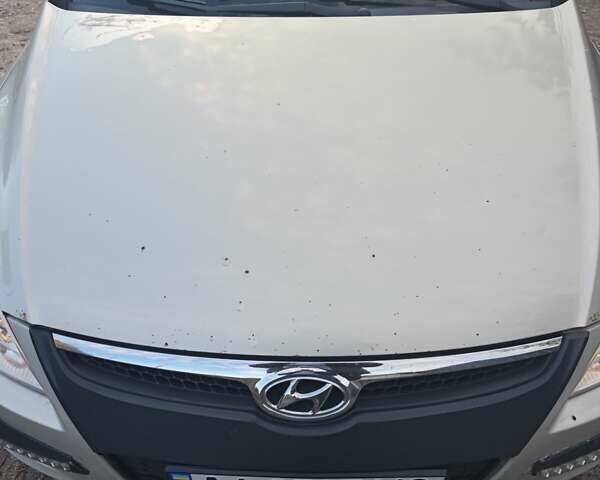 Серый Хендай i30, объемом двигателя 1.58 л и пробегом 270 тыс. км за 5000 $, фото 10 на Automoto.ua