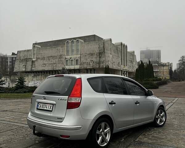 Серый Хендай i30, объемом двигателя 1.6 л и пробегом 197 тыс. км за 5999 $, фото 2 на Automoto.ua