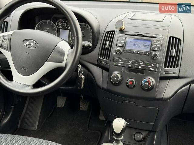 Сірий Хендай i30, об'ємом двигуна 1.6 л та пробігом 201 тис. км за 6800 $, фото 22 на Automoto.ua