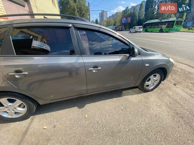Сірий Хендай i30, об'ємом двигуна 1.59 л та пробігом 200 тис. км за 6300 $, фото 8 на Automoto.ua