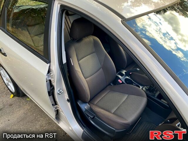Серый Хендай i30, объемом двигателя 1.6 л и пробегом 209 тыс. км за 6999 $, фото 8 на Automoto.ua