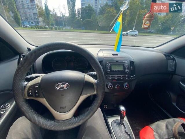 Сірий Хендай i30, об'ємом двигуна 1.59 л та пробігом 200 тис. км за 6300 $, фото 5 на Automoto.ua