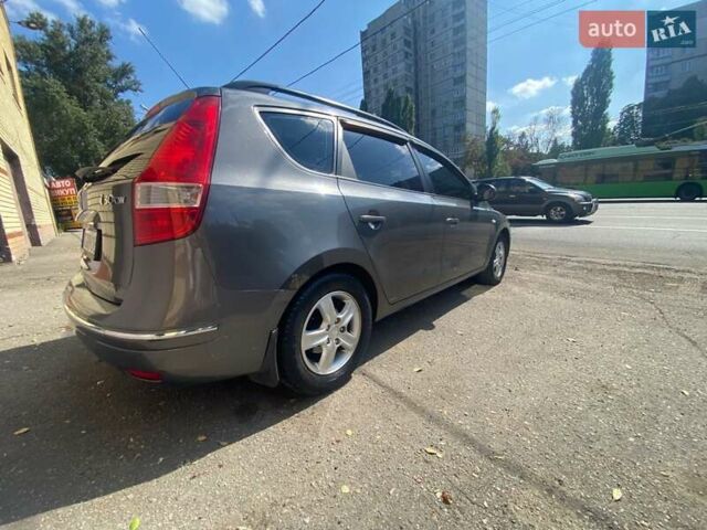 Сірий Хендай i30, об'ємом двигуна 1.59 л та пробігом 200 тис. км за 6300 $, фото 2 на Automoto.ua