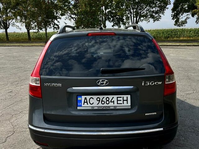 Серый Хендай i30, объемом двигателя 1.6 л и пробегом 236 тыс. км за 4700 $, фото 3 на Automoto.ua