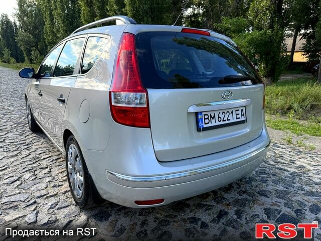 Серый Хендай i30, объемом двигателя 1.6 л и пробегом 240 тыс. км за 5500 $, фото 4 на Automoto.ua