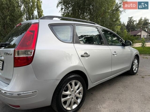 Серый Хендай i30, объемом двигателя 1.6 л и пробегом 197 тыс. км за 5600 $, фото 8 на Automoto.ua