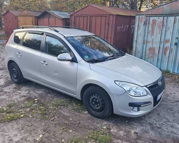 Серый Хендай i30, объемом двигателя 1.58 л и пробегом 270 тыс. км за 5000 $, фото 8 на Automoto.ua