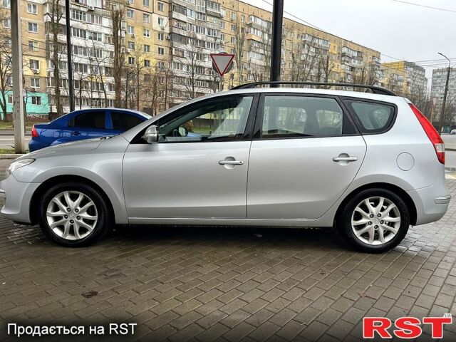 Хендай i30 2008 в Днепре (Днепропетровске) на Automoto.ua Серый Хендай i30, объемом двигателя 16 л и пробегом 325 тыс. км за 5800 $, фото 2 на Automoto.ua