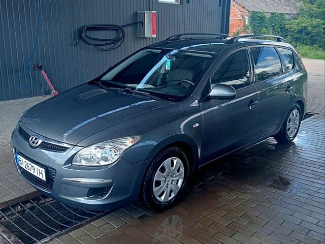Серый Хендай i30, объемом двигателя 1.6 л и пробегом 204 тыс. км за 7000 $, фото 2 на Automoto.ua