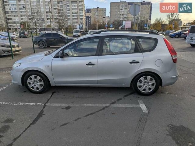 Сірий Хендай i30, об'ємом двигуна 1.59 л та пробігом 261 тис. км за 5699 $, фото 1 на Automoto.ua