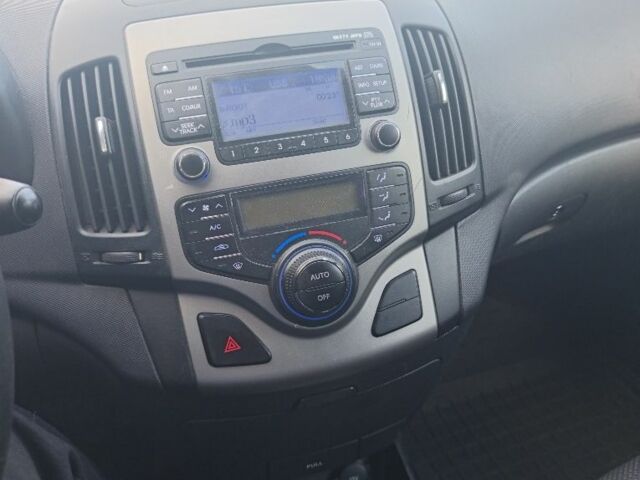 Хендай i30 2008 в Киеве на Automoto.ua Серый Хендай i30, объемом двигателя 1.6 л и пробегом 270 тыс. км за 5000 $, фото 14 на Automoto.ua