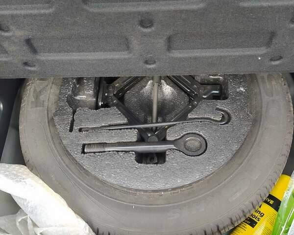 Серый Хендай i30, объемом двигателя 1.6 л и пробегом 248 тыс. км за 5350 $, фото 18 на Automoto.ua