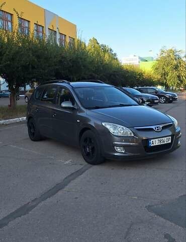 Серый Хендай i30, объемом двигателя 1.6 л и пробегом 265 тыс. км за 6500 $, фото 11 на Automoto.ua