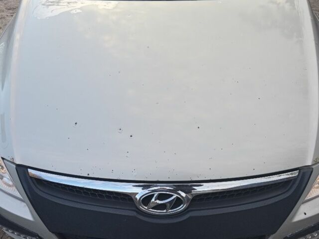 Хендай i30 2008 в Киеве на Automoto.ua Серый Хендай i30, объемом двигателя 1.6 л и пробегом 270 тыс. км за 5000 $, фото 12 на Automoto.ua