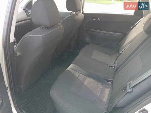 Сірий Хендай i30, об'ємом двигуна 1.6 л та пробігом 250 тис. км за 6700 $, фото 23 на Automoto.ua
