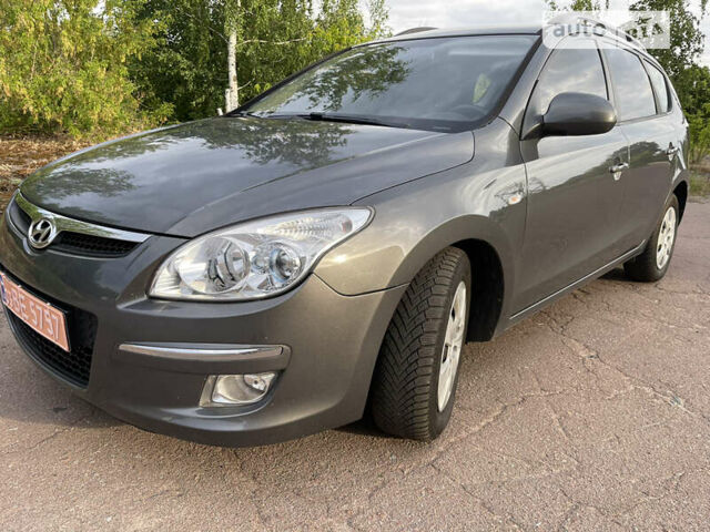 Сірий Хендай i30, об'ємом двигуна 1.6 л та пробігом 296 тис. км за 6900 $, фото 9 на Automoto.ua