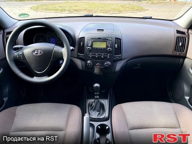 Серый Хендай i30, объемом двигателя 1.6 л и пробегом 209 тыс. км за 6999 $, фото 9 на Automoto.ua