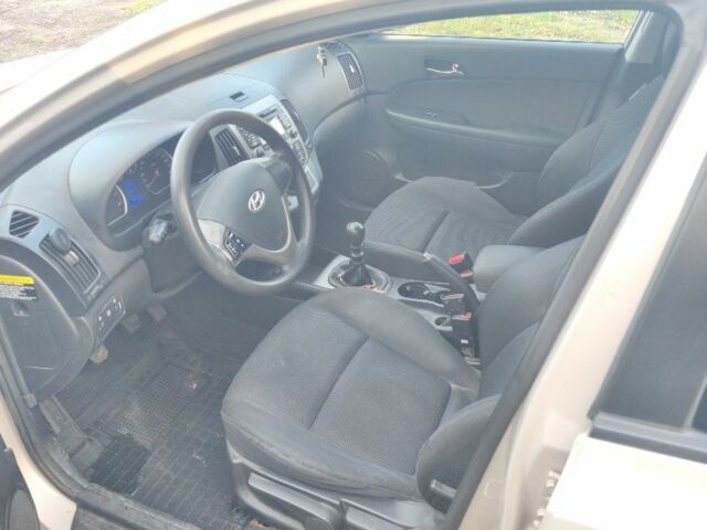 Хендай i30 2008 в Киеве на Automoto.ua Серый Хендай i30, объемом двигателя 1.6 л и пробегом 270 тыс. км за 5000 $, фото 2 на Automoto.ua