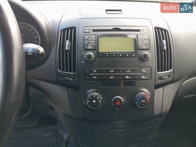 Сірий Хендай i30, об'ємом двигуна 1.6 л та пробігом 250 тис. км за 6700 $, фото 27 на Automoto.ua