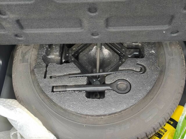 Серый Хендай i30, объемом двигателя 1.6 л и пробегом 248 тыс. км за 5350 $, фото 19 на Automoto.ua