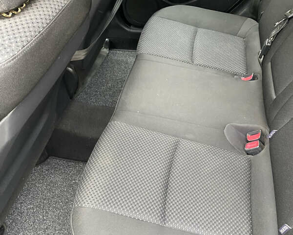 Серый Хендай i30, объемом двигателя 1.58 л и пробегом 189 тыс. км за 5600 $, фото 8 на Automoto.ua