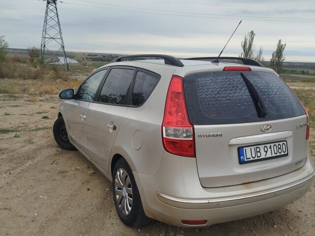 Сірий Хендай i30, об'ємом двигуна 0 л та пробігом 280 тис. км за 2914 $, фото 6 на Automoto.ua