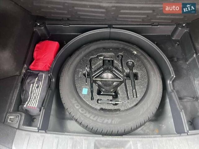 Сірий Хендай i30, об'ємом двигуна 1.4 л та пробігом 172 тис. км за 6999 $, фото 23 на Automoto.ua