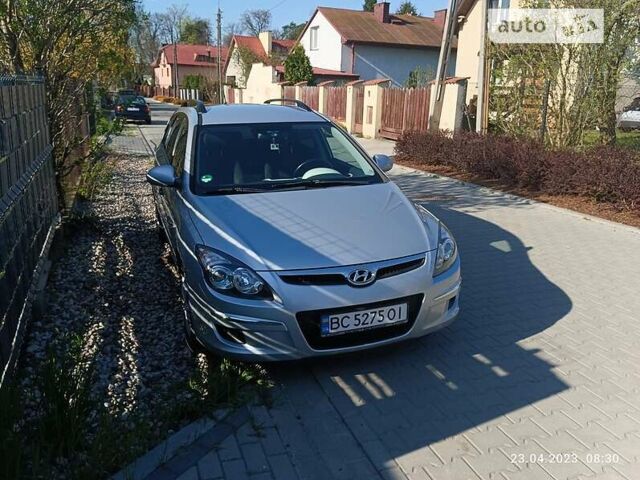 Сірий Хендай i30, об'ємом двигуна 1.4 л та пробігом 180 тис. км за 4999 $, фото 1 на Automoto.ua