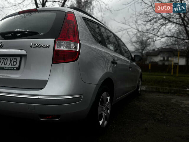 Серый Хендай i30, объемом двигателя 1.4 л и пробегом 265 тыс. км за 5700 $, фото 6 на Automoto.ua
