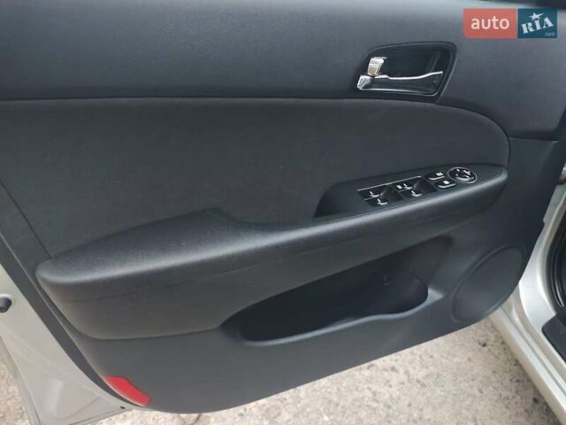 Серый Хендай i30, объемом двигателя 1.6 л и пробегом 190 тыс. км за 5697 $, фото 23 на Automoto.ua