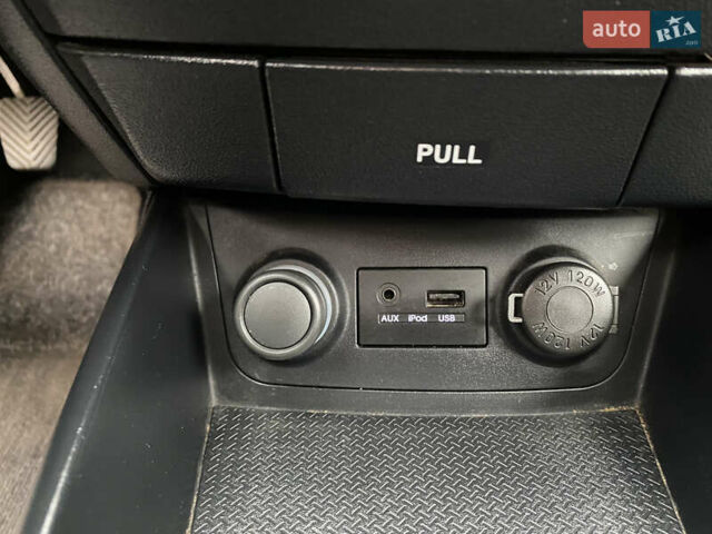 Серый Хендай i30, объемом двигателя 1.58 л и пробегом 189 тыс. км за 5600 $, фото 6 на Automoto.ua