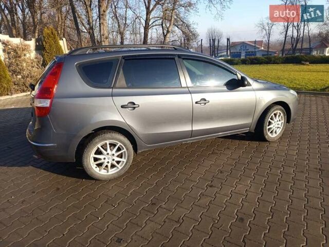 Серый Хендай i30, объемом двигателя 1.4 л и пробегом 220 тыс. км за 4400 $, фото 7 на Automoto.ua