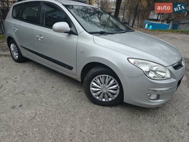 Серый Хендай i30, объемом двигателя 1.6 л и пробегом 190 тыс. км за 5697 $, фото 8 на Automoto.ua