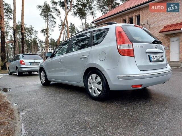 Серый Хендай i30, объемом двигателя 1.59 л и пробегом 250 тыс. км за 5400 $, фото 6 на Automoto.ua