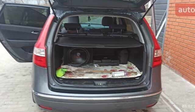 Серый Хендай i30, объемом двигателя 1.58 л и пробегом 230 тыс. км за 5700 $, фото 9 на Automoto.ua