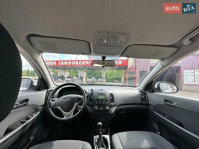 Серый Хендай i30, объемом двигателя 1.6 л и пробегом 191 тыс. км за 6200 $, фото 22 на Automoto.ua