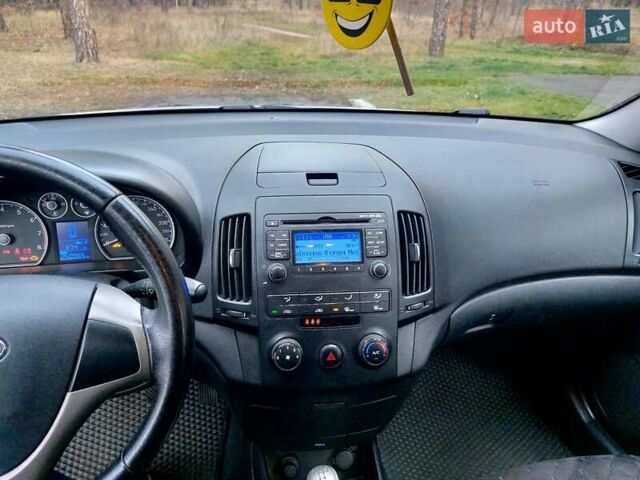 Серый Хендай i30, объемом двигателя 1.59 л и пробегом 250 тыс. км за 5400 $, фото 11 на Automoto.ua