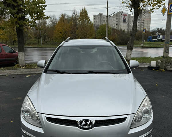 Серый Хендай i30, объемом двигателя 1.6 л и пробегом 189 тыс. км за 5999 $, фото 2 на Automoto.ua