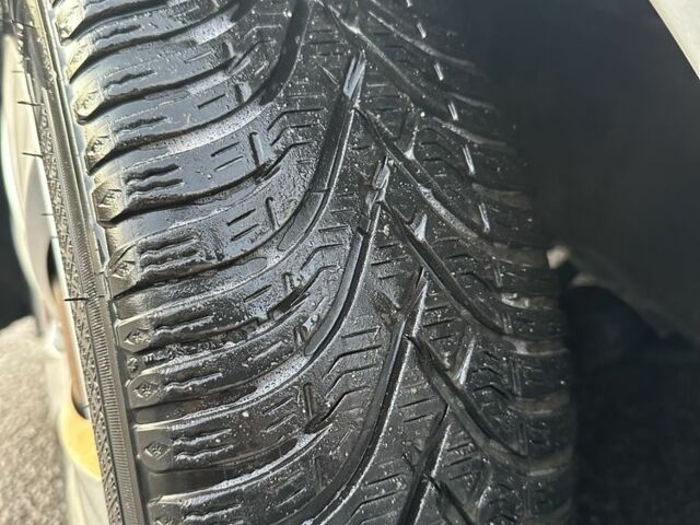 Серый Хендай i30, объемом двигателя 1.6 л и пробегом 284 тыс. км за 2000 $, фото 9 на Automoto.ua