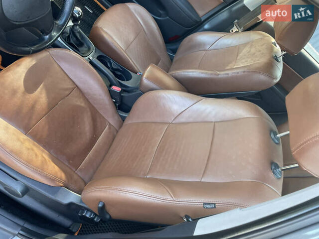 Серый Хендай i30, объемом двигателя 1.6 л и пробегом 245 тыс. км за 6100 $, фото 46 на Automoto.ua