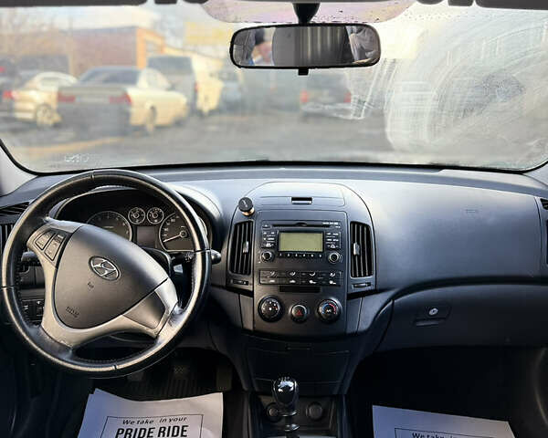 Серый Хендай i30, объемом двигателя 1.6 л и пробегом 191 тыс. км за 5900 $, фото 12 на Automoto.ua