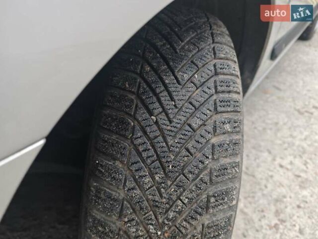 Серый Хендай i30, объемом двигателя 1.6 л и пробегом 190 тыс. км за 5697 $, фото 4 на Automoto.ua