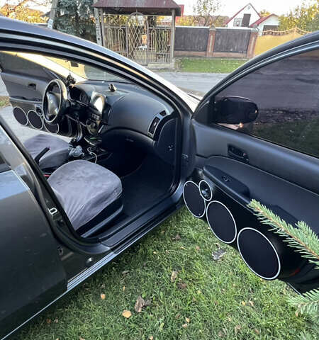 Серый Хендай i30, объемом двигателя 1.4 л и пробегом 221 тыс. км за 7200 $, фото 5 на Automoto.ua